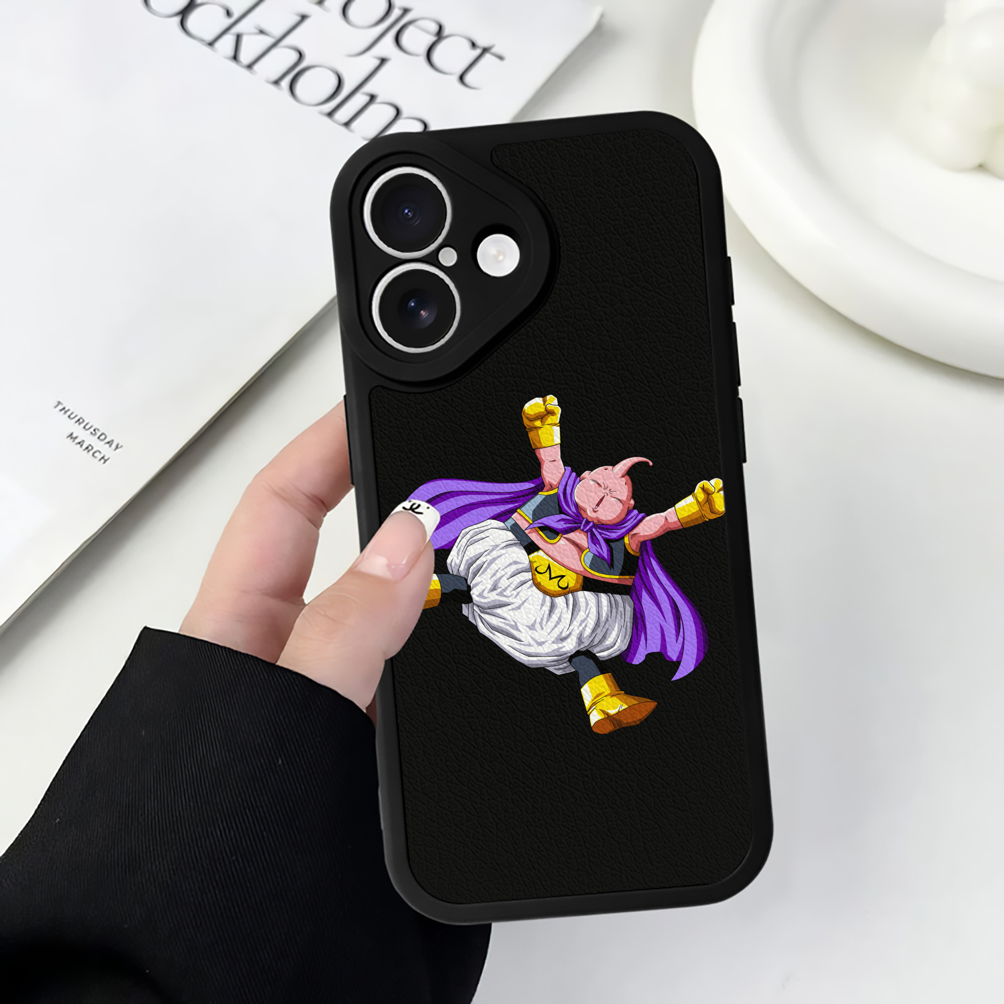 （画像用） ドラゴンボール 魔人ブウ DRAGON BALL Majin Buu 【iPhone 16シリーズ対応】シリコンスマホケース（レザー調） 材質：シリコン